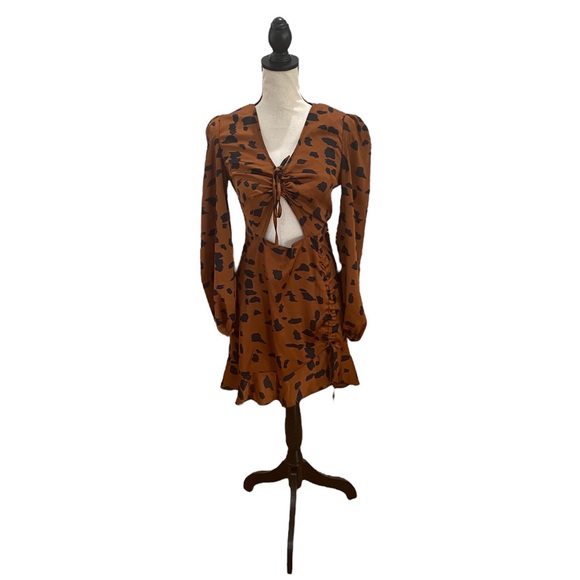 Peek A Boo Cut Out Ruffle Hem Mini Dress - Picture 2 of 3